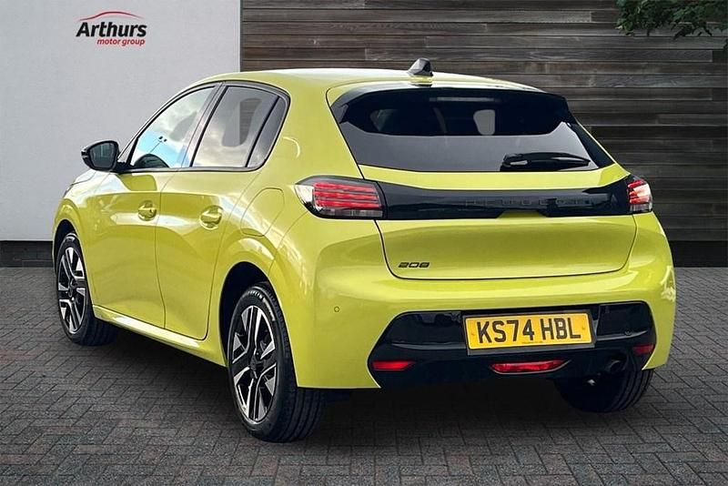 Used Peugeot 208 Allure 99 HP (72 kW) 2024 Yellow Hatchback