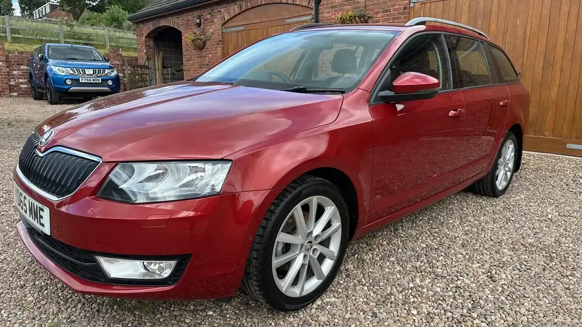 Used Skoda Octavia SE L 150 HP (110 kW) 2015 Red Estate