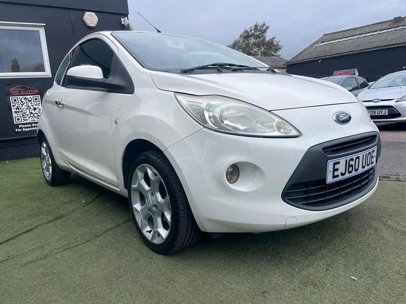 Używany Ford Ka Zetec 69 KM (50 kW) 2010 Biały Hatchback