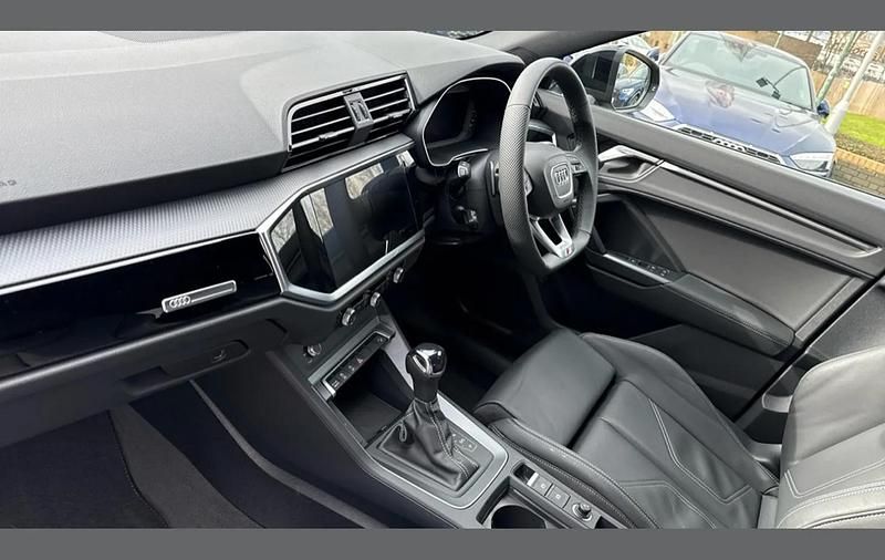 Używany Audi Q3 Black Edition 150 KM (110 kW) 2025 Czarny SUV