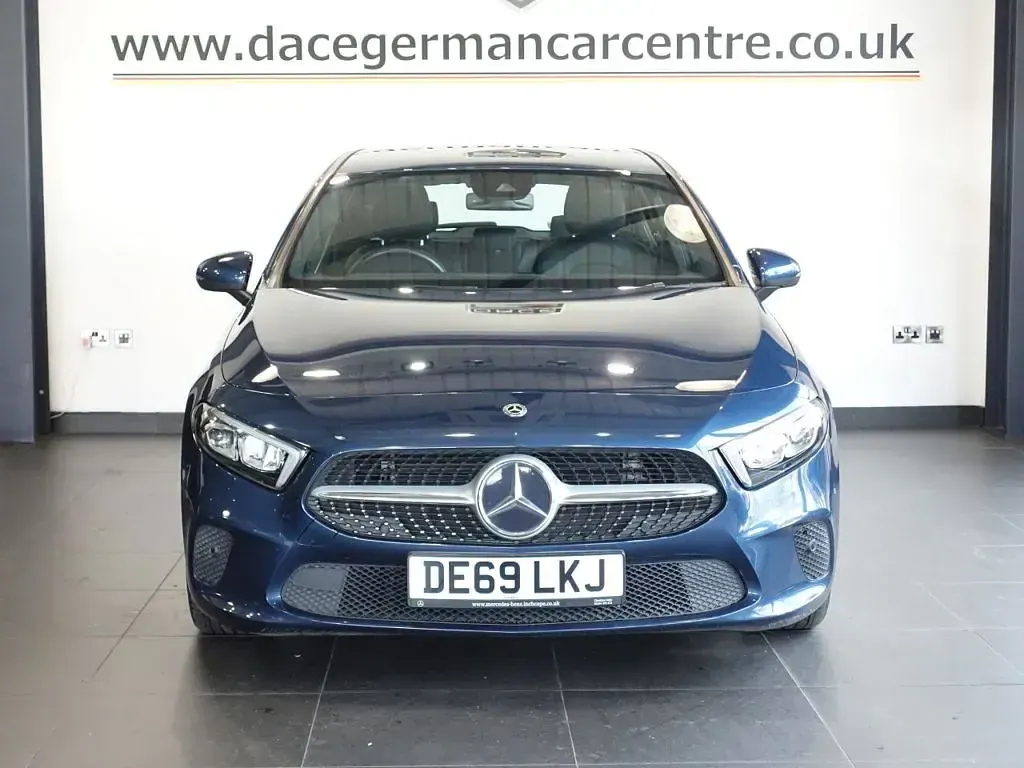 Used Mercedes A180 Executive 116 HP (85 kW) 2019 Blue Hatchback