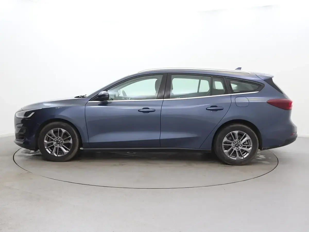 Used Ford Focus Titanium 125 HP (91 kW) 2023 Blue Estate