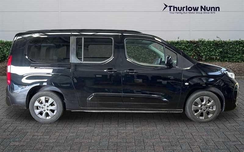 Used Vauxhall Combo Ultimate 100 kW (136 HP) 2025 Black MPV