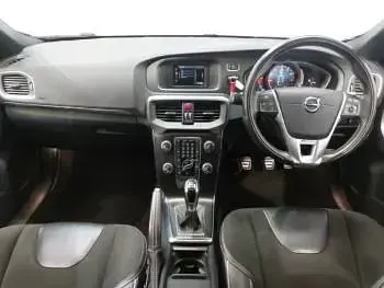 Used Volvo V40 R-Design 122 HP (89 kW) 2017 Silver Hatchback
