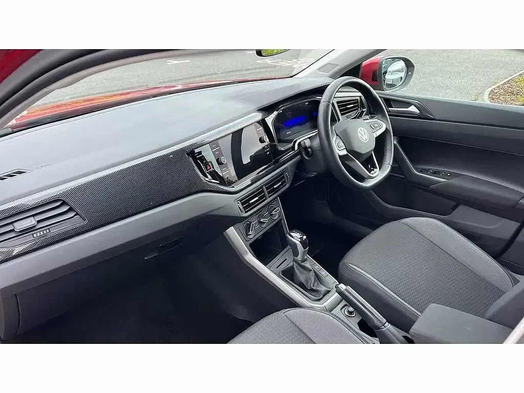 Used VW Taigo Life 110 HP (80 kW) 2023 Kings red premium metallic SUV