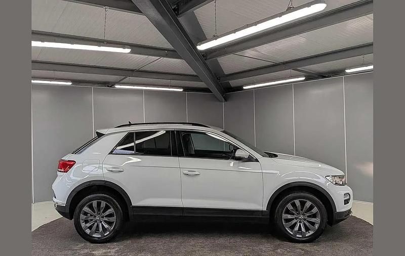 Used VW T-Roc SE 110 HP (80 kW) 2021 White SUV