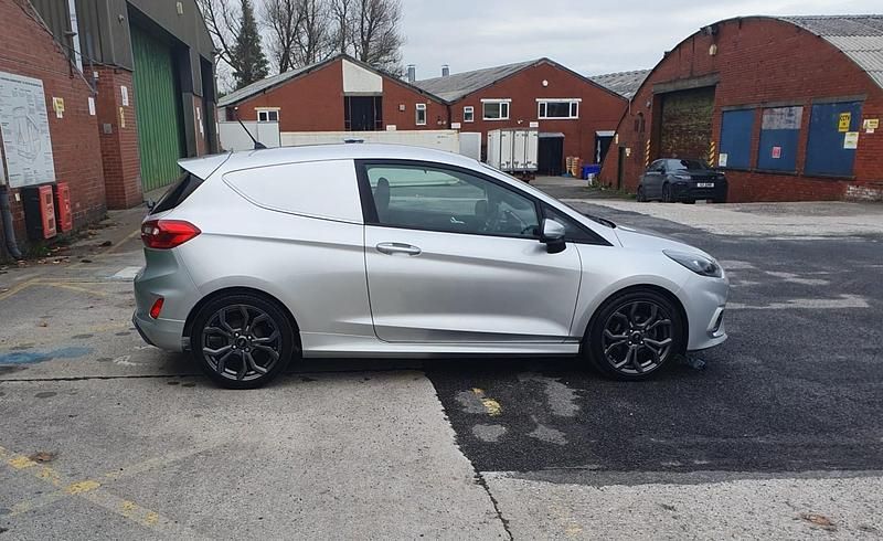 Used Ford Fiesta Sport 125 HP (91 kW) 2022 Silver Van