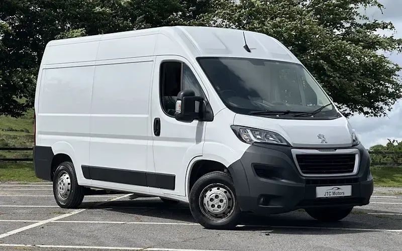 Used Peugeot Boxer 140 HP (102 kW) 2022 Van
