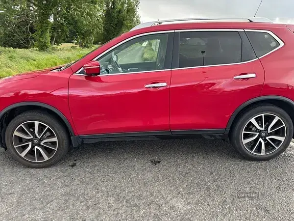 Used Nissan X-Trail Tekna 130 HP (95 kW) 2017 Red SUV