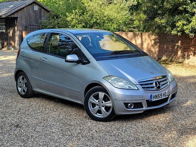 Silver Used 2009 Mercedes A150 Avantgarde Hatchback | £1,490 (Good price) - Image 1/4
