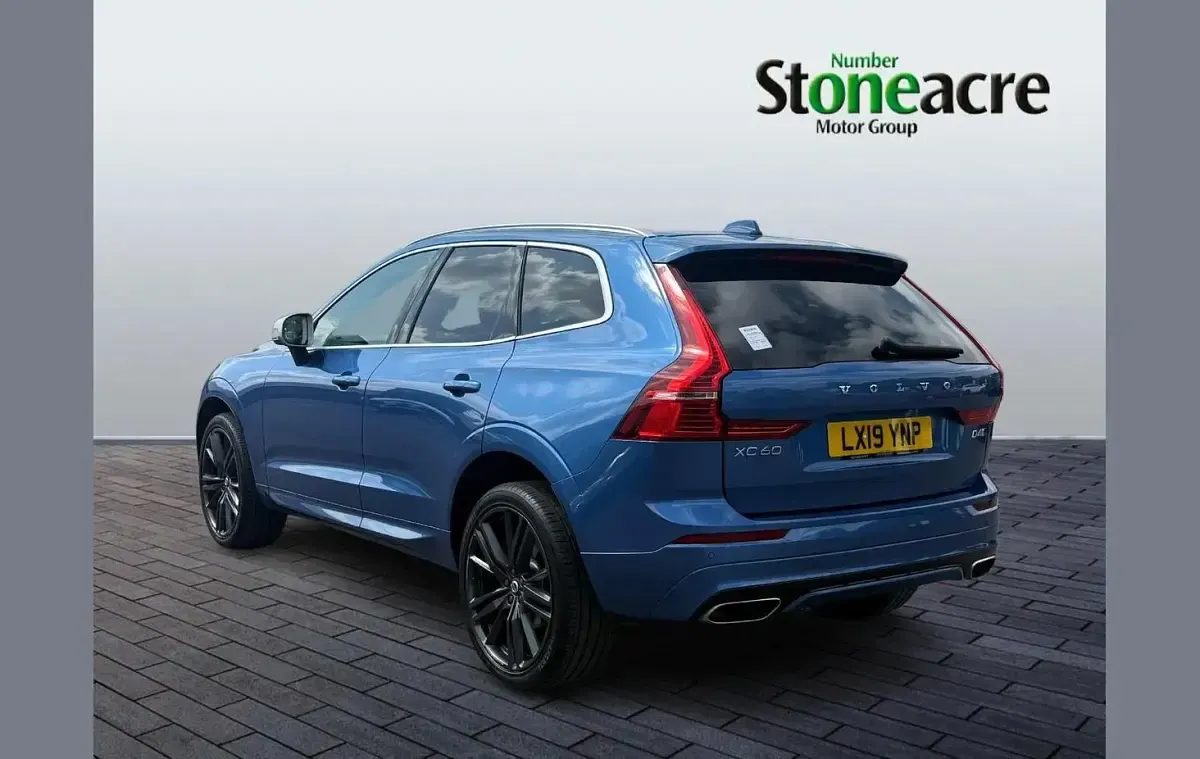 Used Volvo XC60 R-Design Pro 187 HP (137 kW) 2019 Blue SUV
