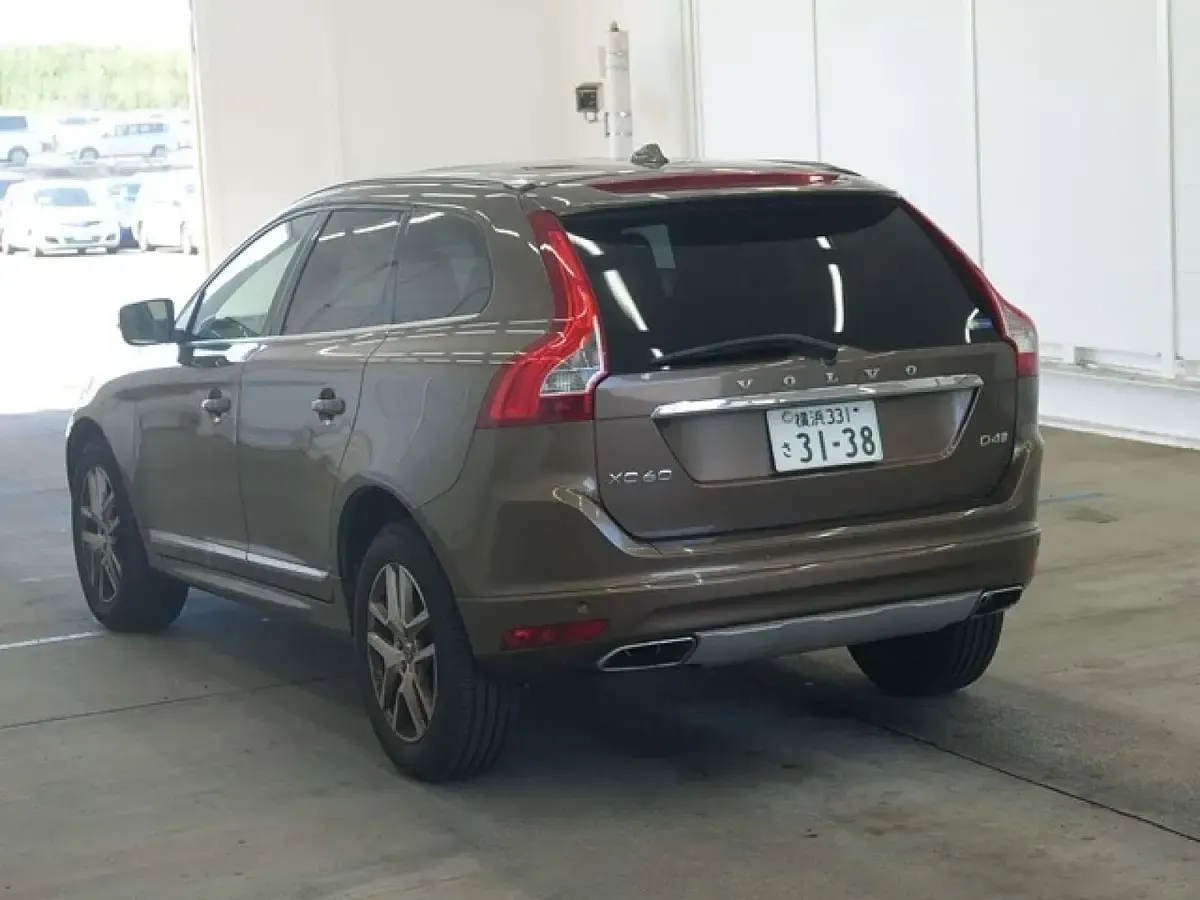 Used Volvo XC60 SE 2016 Brown SUV