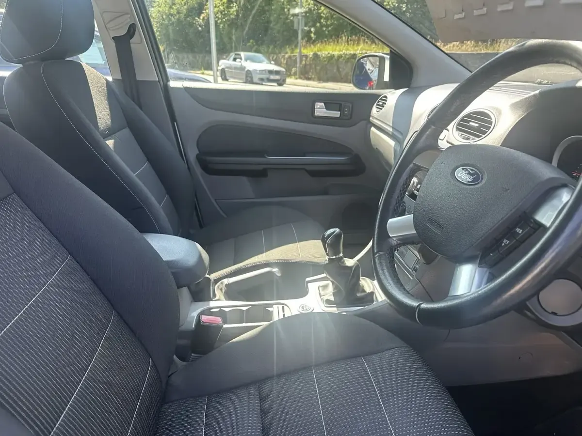 Used Ford Focus Titanium 2011 Silver Hatchback