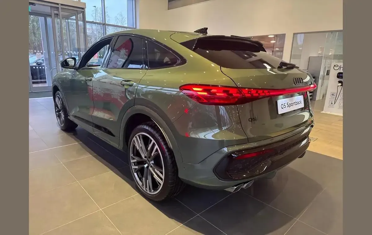 Used Audi Q5 Comfort 204 HP (150 kW) 2026 Green SUV