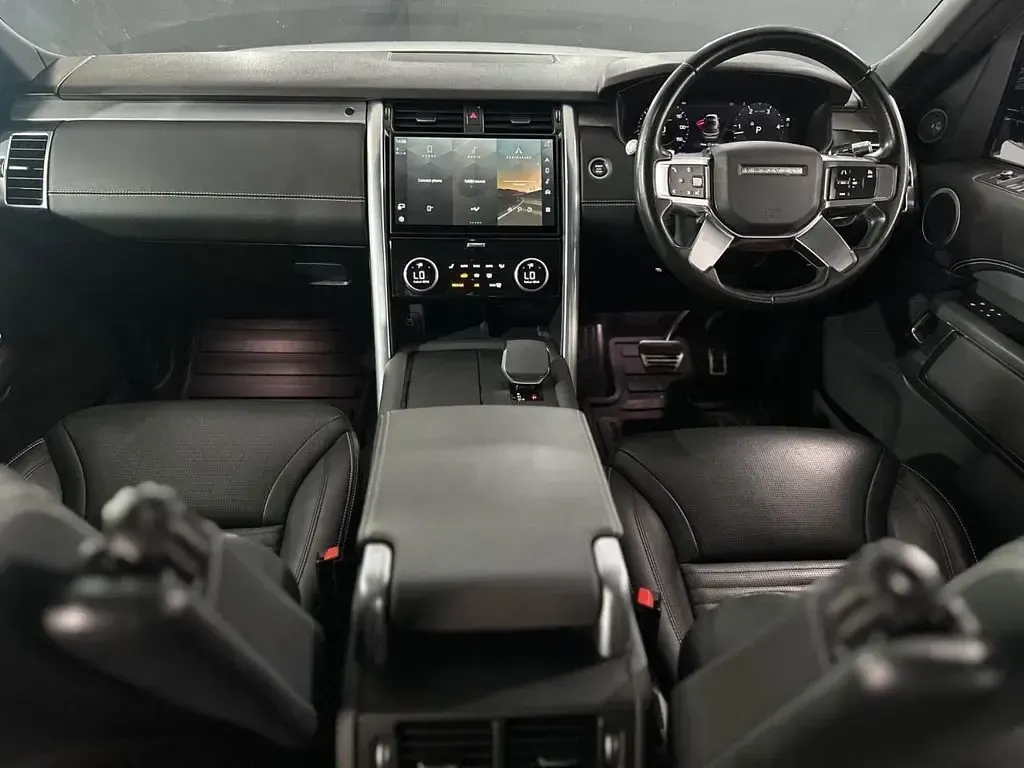 Used Land Rover Discovery SE Dynamic 250 HP (183 kW) 2021 White SUV