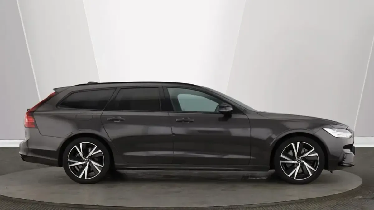 Used Volvo V90 R-Design 194 HP (142 kW) 2022 Grey Estate