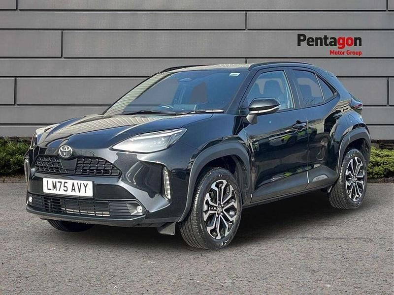 Used Toyota Yaris Cross Design 113 HP (83 kW) 2025 Black SUV