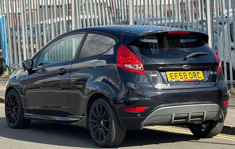 Usado Ford Fiesta Zetec 2009 Preto Citadino