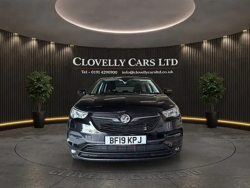 Used Vauxhall Grandland X S 130 HP (95 kW) 2019 Black SUV