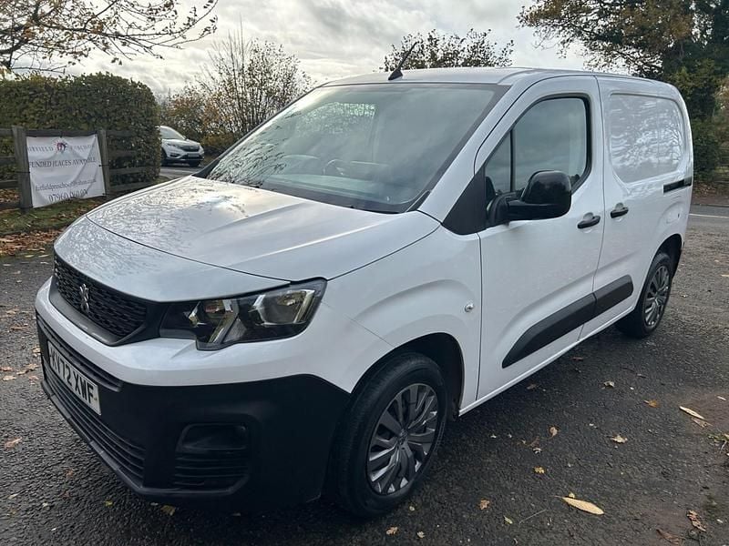Used Peugeot Partner 131 HP (96 kW) 2022 White MPV