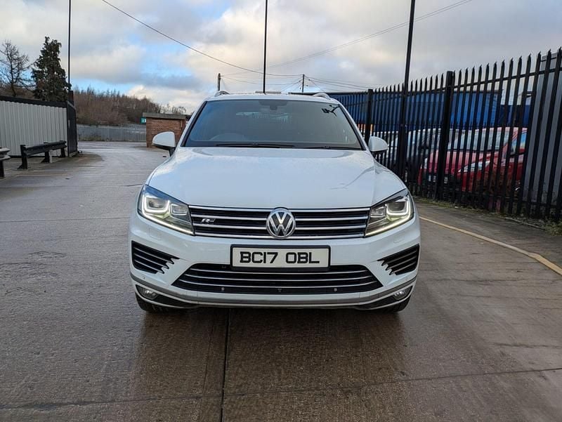 White Used 2017 VW Touareg R-line Plus SUV | £12,500 (Good price) - Image 1/4