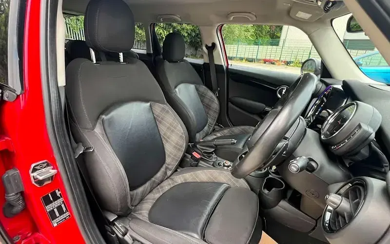 Used Mini Cooper S Hatch 192 HP (141 kW) 2018 Red Hatchback