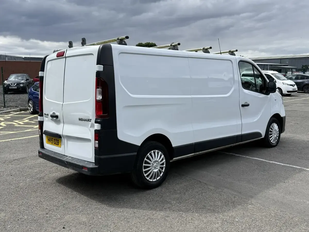 Used Renault Trafic Business 2015 White MPV