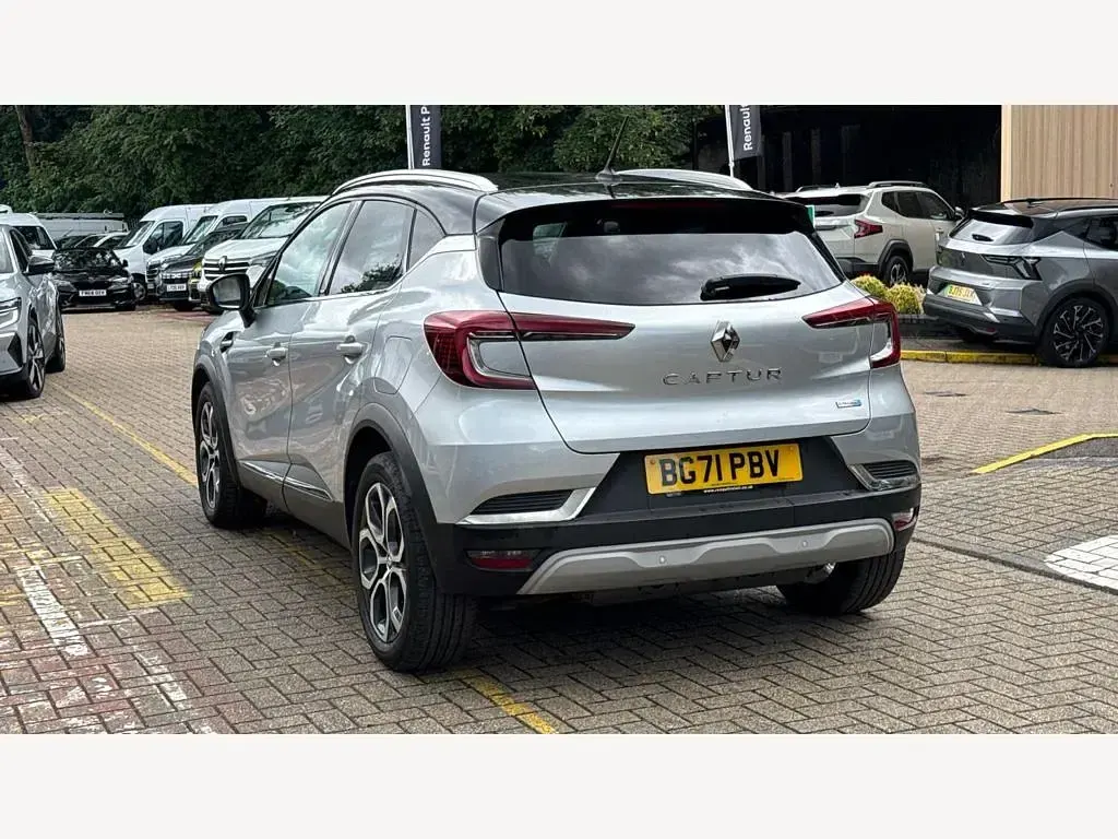 Used Renault Captur Version S 160 HP (117 kW) 2021 Grey/black  SUV