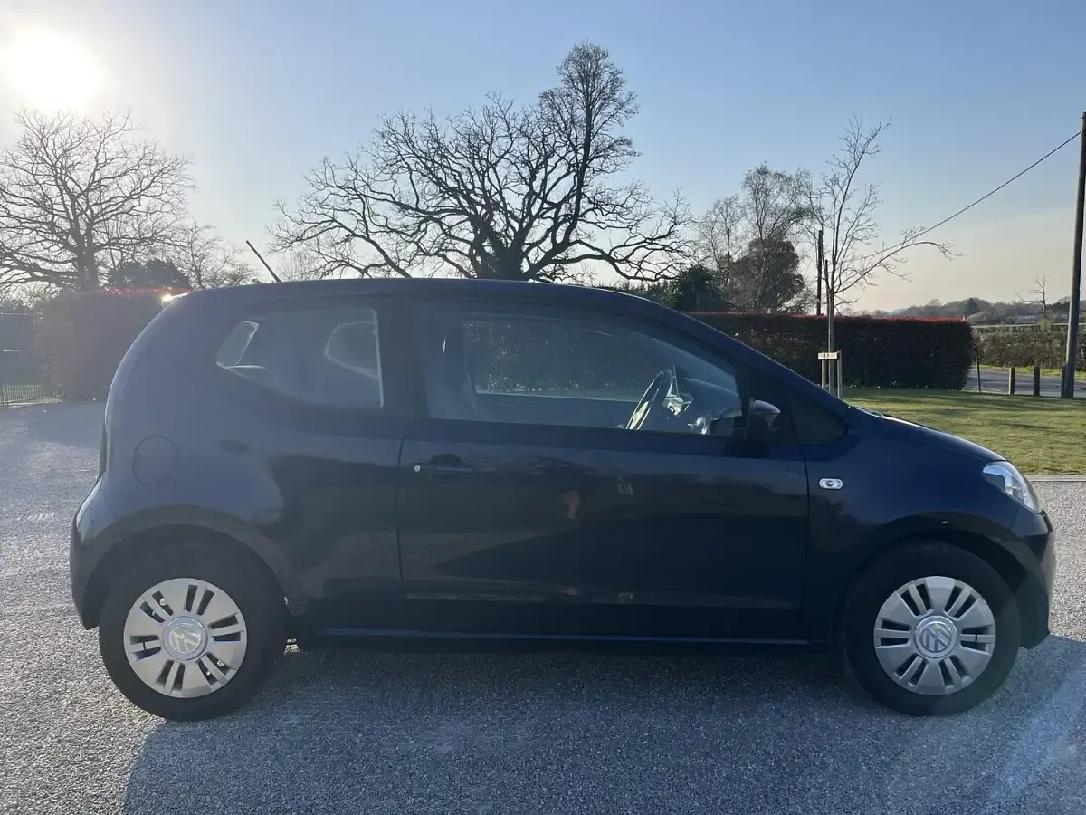 Used VW up! move up! 60 HP (44 kW) 2015 Blue Hatchback