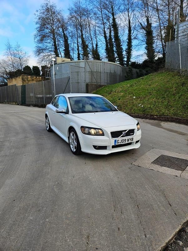 White Used 2009 Volvo C30 R-Design Hatchback | £3,295 (Fair price) - Image 1/4