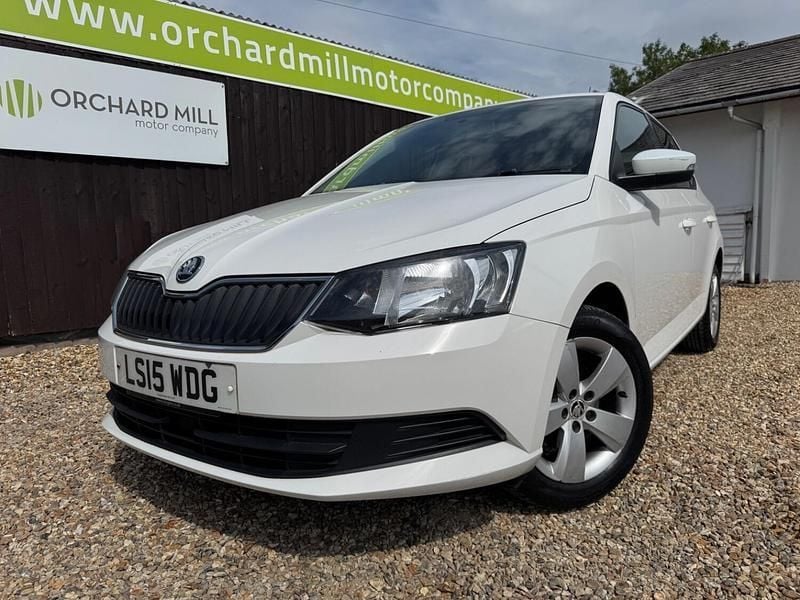 White Used 2015 Skoda Fabia SE Hatchback | £6,295 (Fair price) - Image 1/2