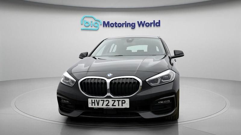 Used BMW 118 Sport Line 148 HP (108 kW) 2022 Black Hatchback