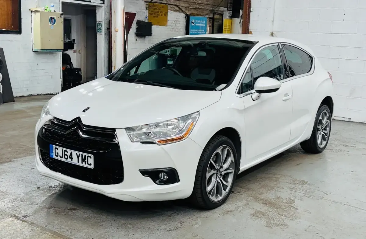 Used Citroën DS4 115 HP (84 kW) 2014 White Hatchback