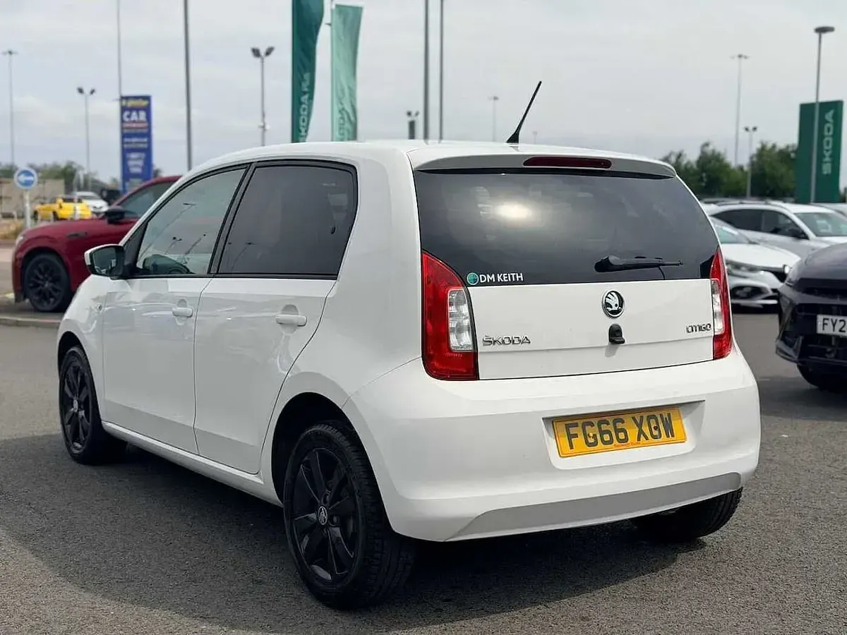 Used Skoda Citigo Colour Edition 44 HP (32 kW) 2016 White Hatchback