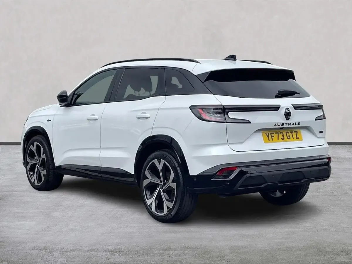 Used Renault Austral Techno Esprit Alpine 200 HP (147 kW) 2023 White SUV