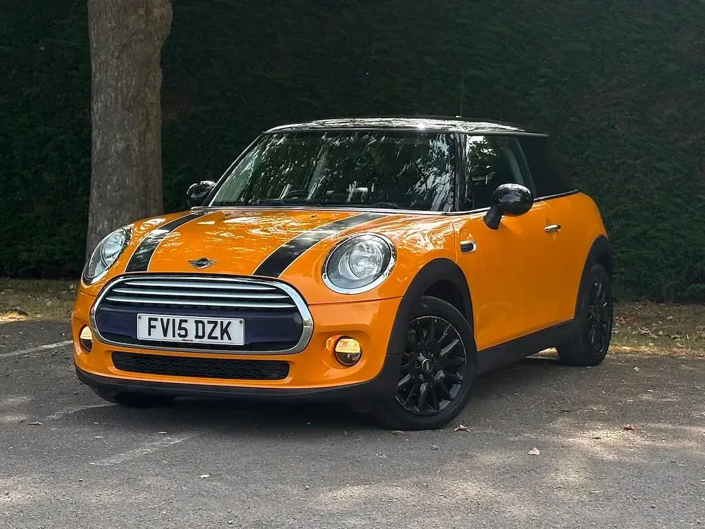 Used Mini Cooper D Hatch 116 HP (85 kW) 2015 Orange Hatchback