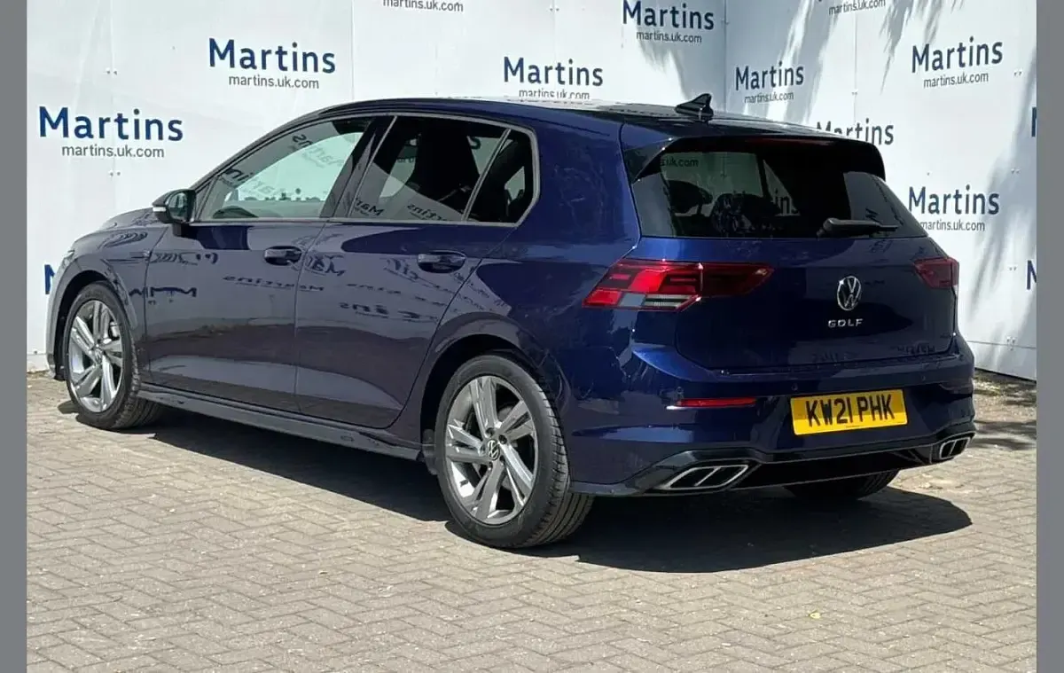Used VW Golf VIII R-line 147 HP (108 kW) 2021 Blue Hatchback
