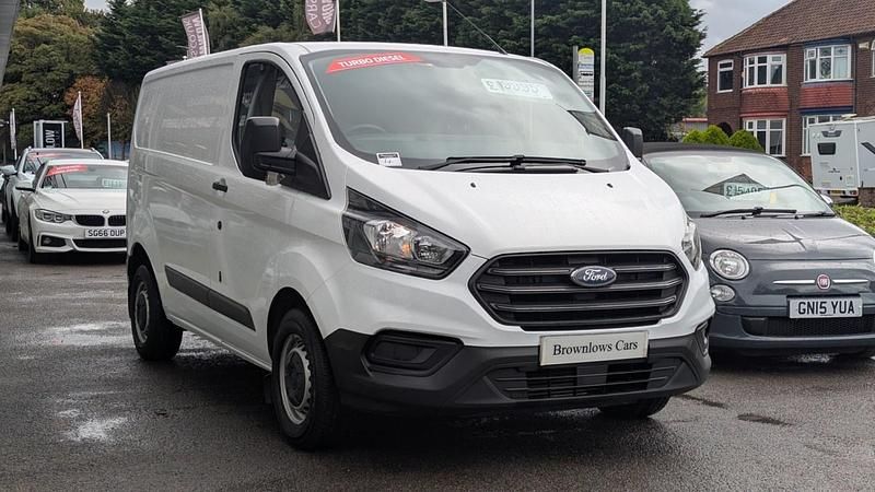 White Used 2018 Ford Transit Custom Van | £8,995 (Fair price) - Image 1/4