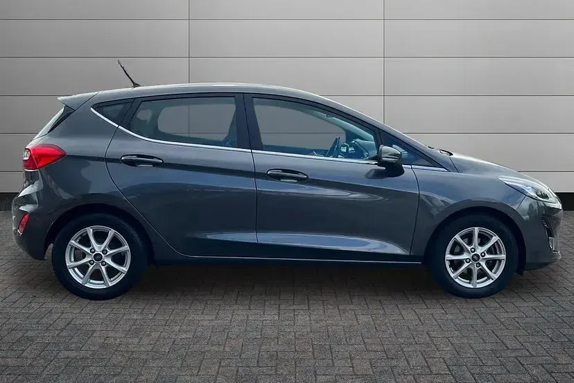 Used Ford Fiesta Zetec 85 HP (62 kW) 2017 Magnetic Hatchback