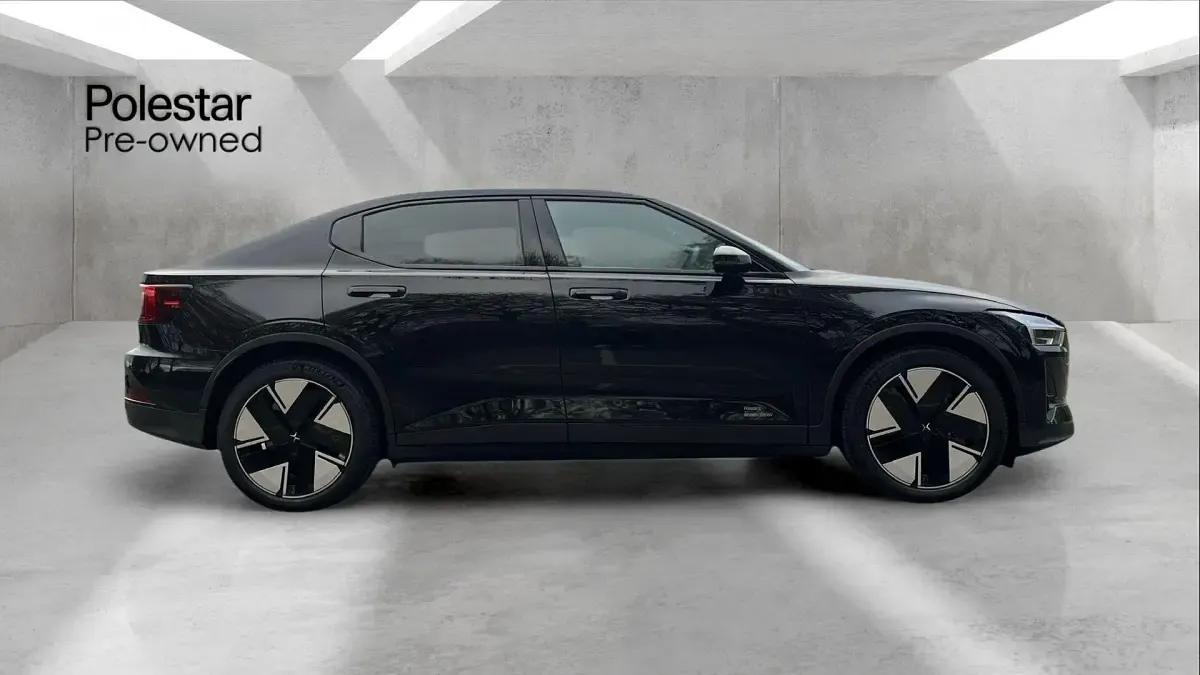 Begagnad Polestar 2 Long Range Single Motor 219 kW (299 HK) 2026 Svart Halvkombi