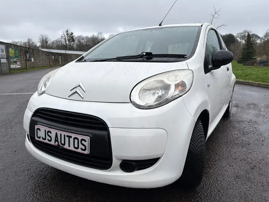 Used Citroën C1 68 HP (50 kW) 2009 White Hatchback