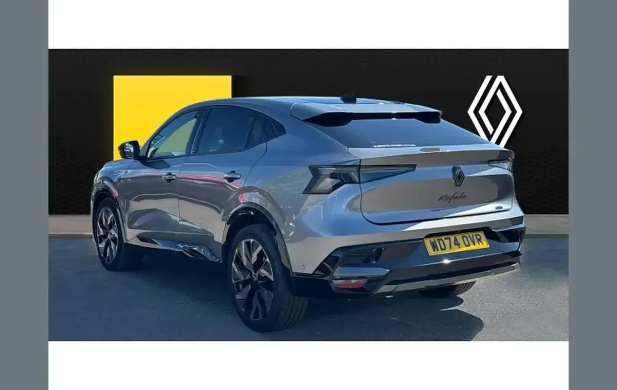 Begagnad Renault Rafale Iconic Esprit Alpine 200 HK (147 kW) 2024 Svart SUV