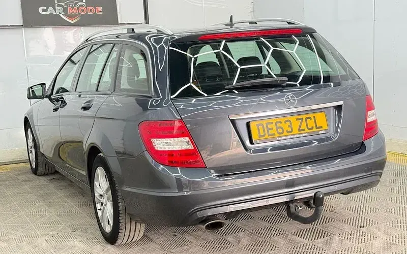 Used Mercedes C180 Executive 156 HP (114 kW) 2013 Grey Estate