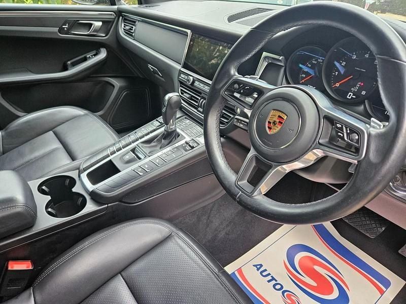 Used Porsche Macan 252 HP (185 kW) 2020 Black SUV