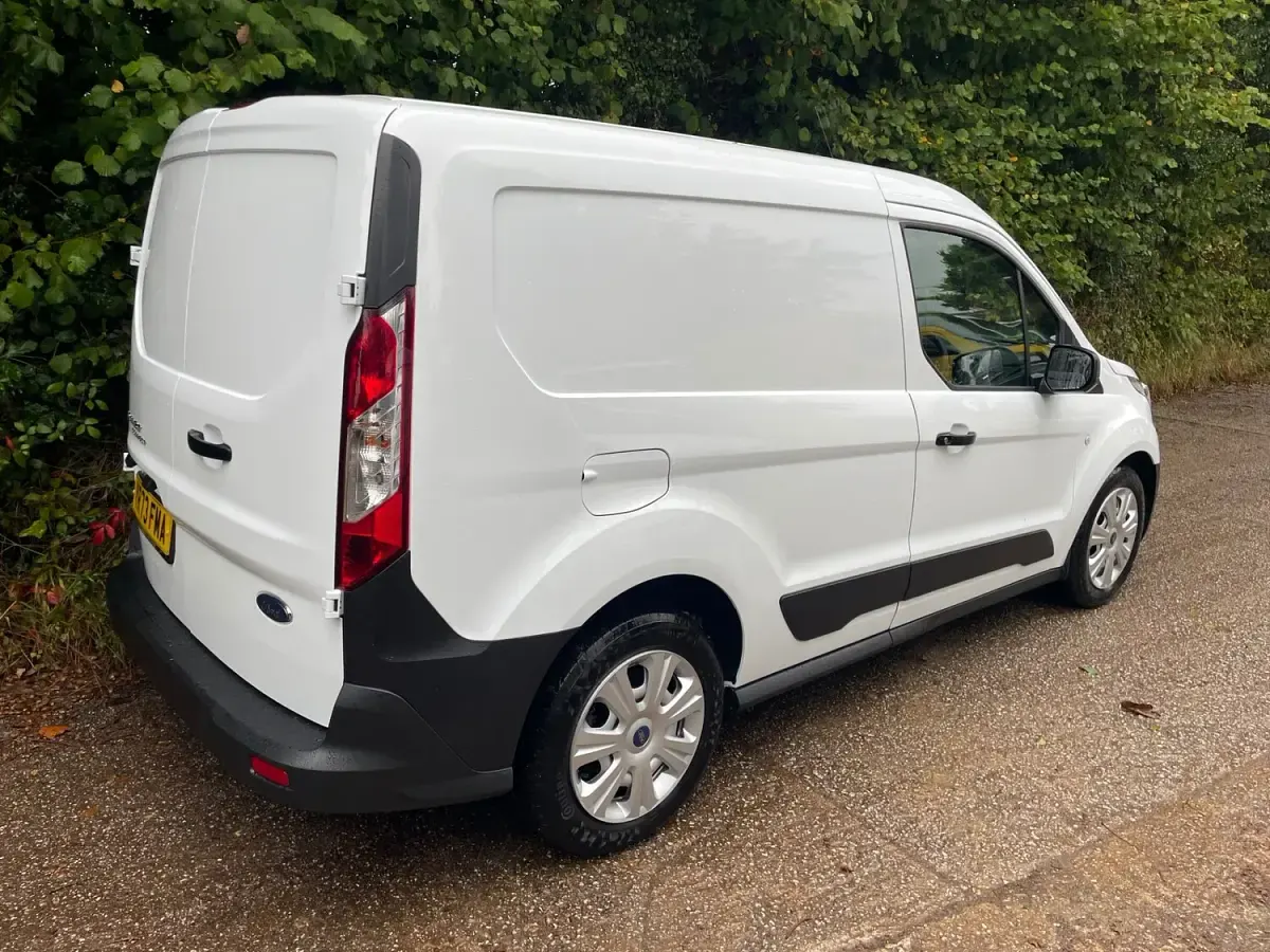 Used Ford Transit Connect 100 HP (73 kW) 2023 White MPV