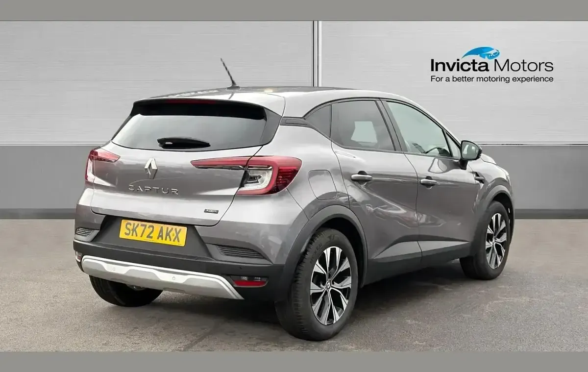 Used Renault Captur Evolution 143 HP (105 kW) 2023 Oyster grey SUV