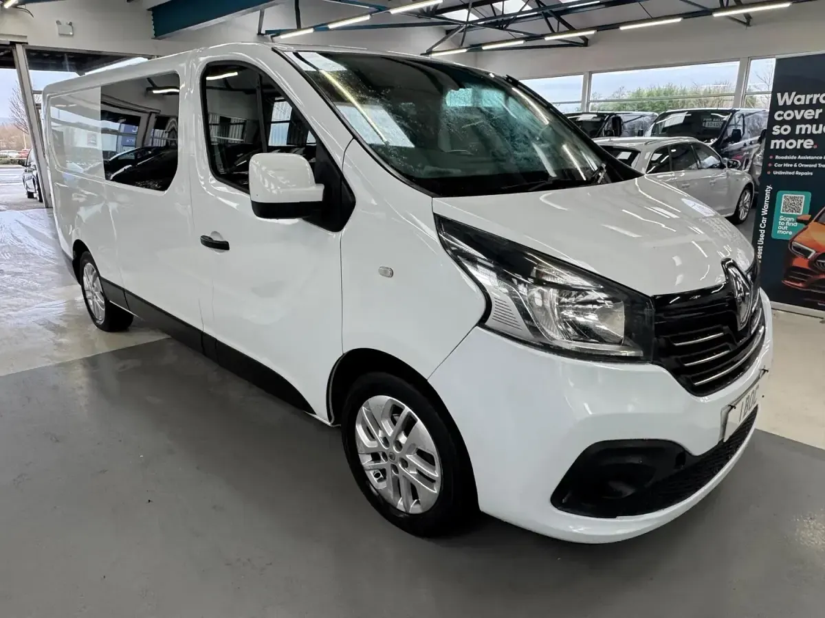 Used Renault Trafic 2015 White MPV