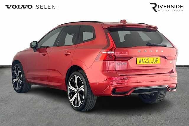 Used Volvo XC60 R-Design 197 HP (144 kW) 2022 Fusion red SUV
