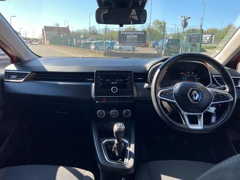 Used Renault Clio V Play 75 HP (55 kW) 2020 Orange Hatchback