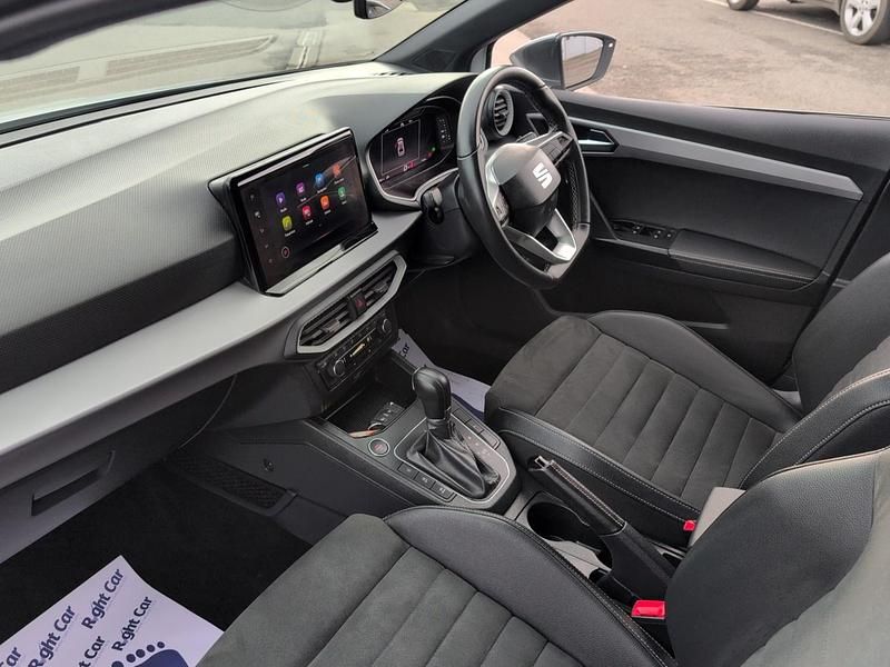 Used Seat Ibiza XCELLENCE Lux 110 HP (80 kW) 2022 White Hatchback